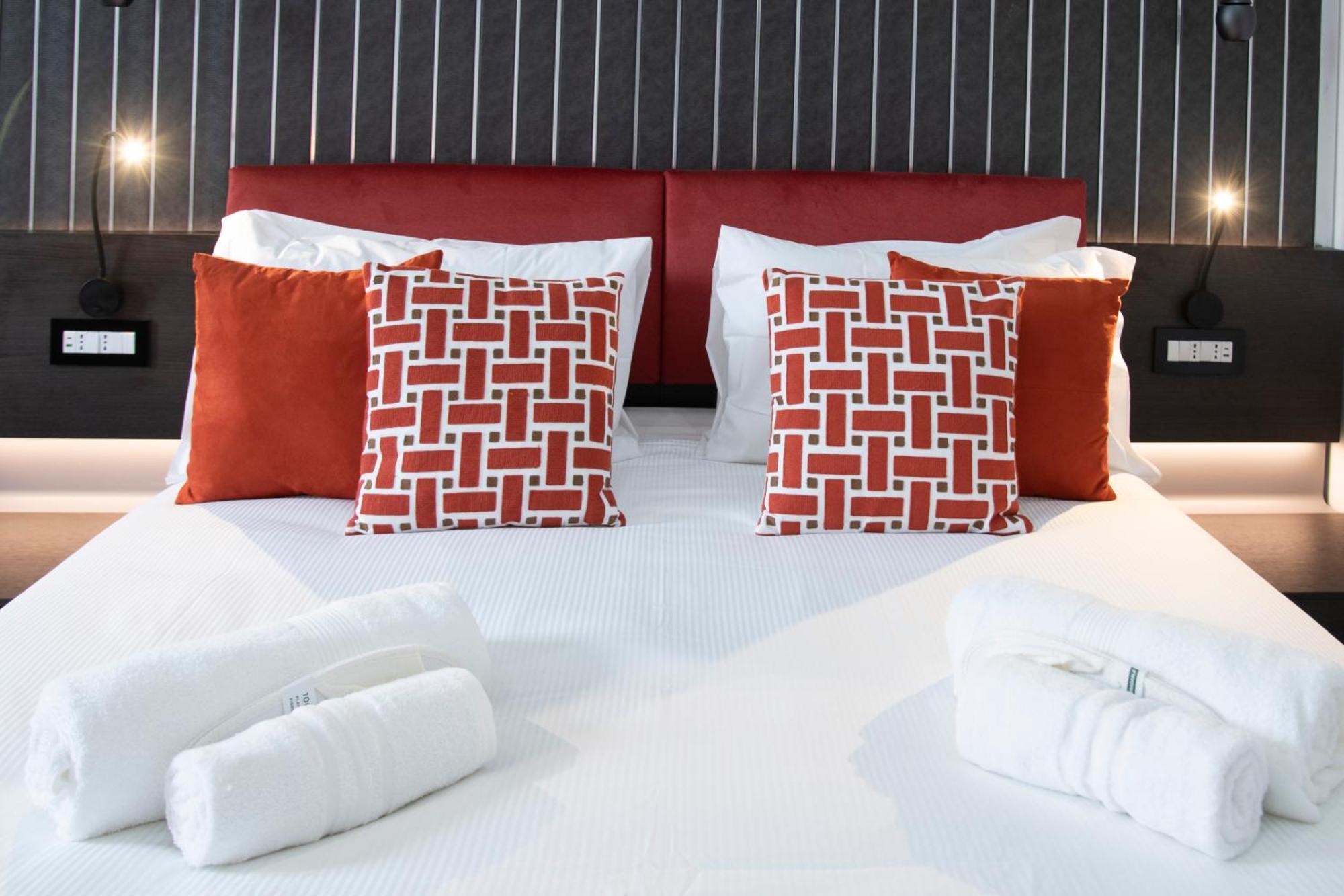Trastevere New Luxury Rooms Rome Bagian luar foto